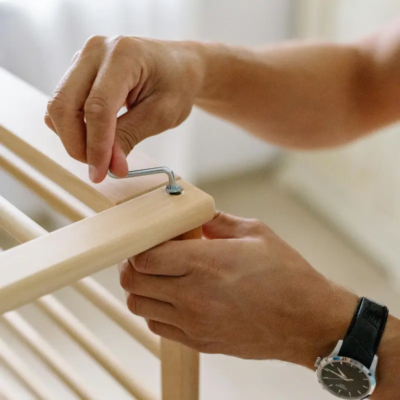 Fixing an alen screw in with an allen key